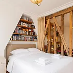 Urban Retreat In Historic Quarter باريس