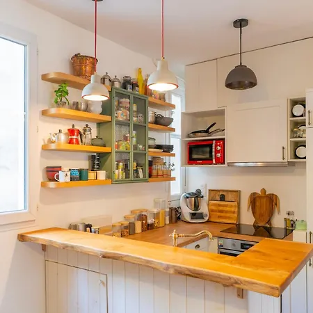 Apartment Urban Retreat In Historic Quarter