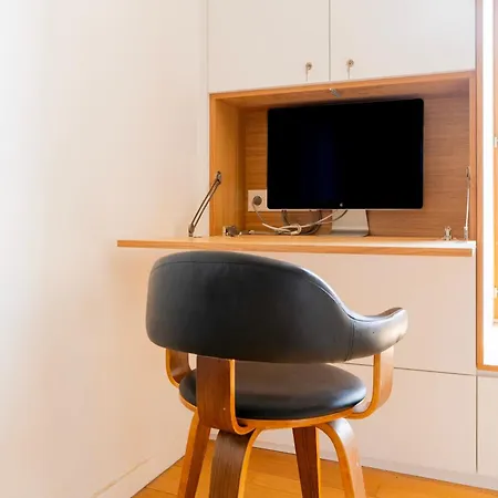 Urban Retreat In Historic Quarter