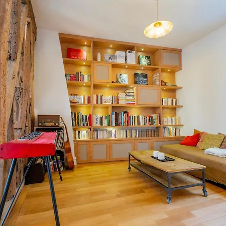 Urban Retreat In Historic Quarter Paris
