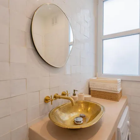Urban Retreat In Historic Quarter * Paris