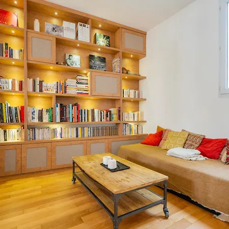 Urban Retreat In Historic Quarter Apartment