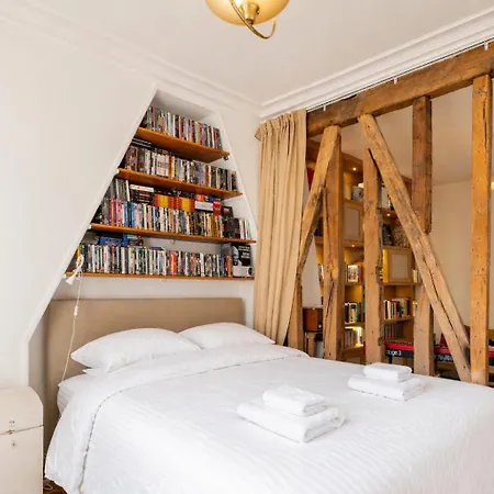 Urban Retreat In Historic Quarter París