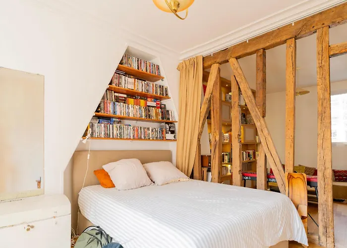 Urban Retreat In Historic Quarter
