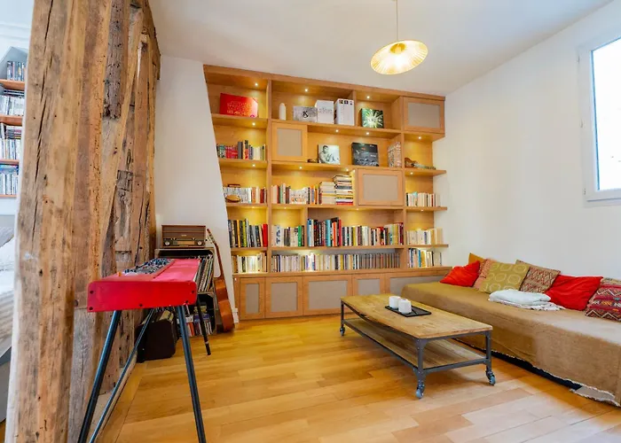 Urban Retreat In Historic Quarter Paris