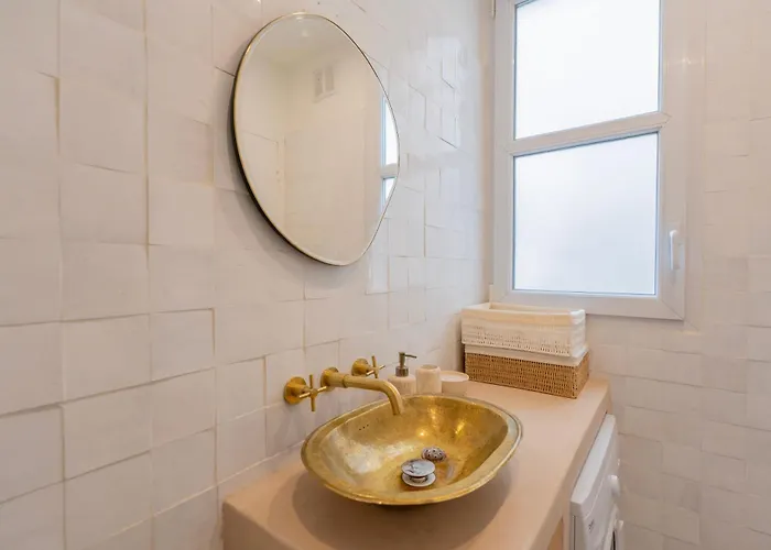 Urban Retreat In Historic Quarter * Paris